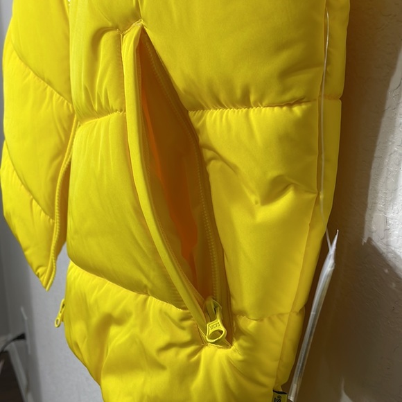 Vans yellow puffer vest rapper Tierra Whack Weird Hype and Creative Kids - Picture 11 of 15